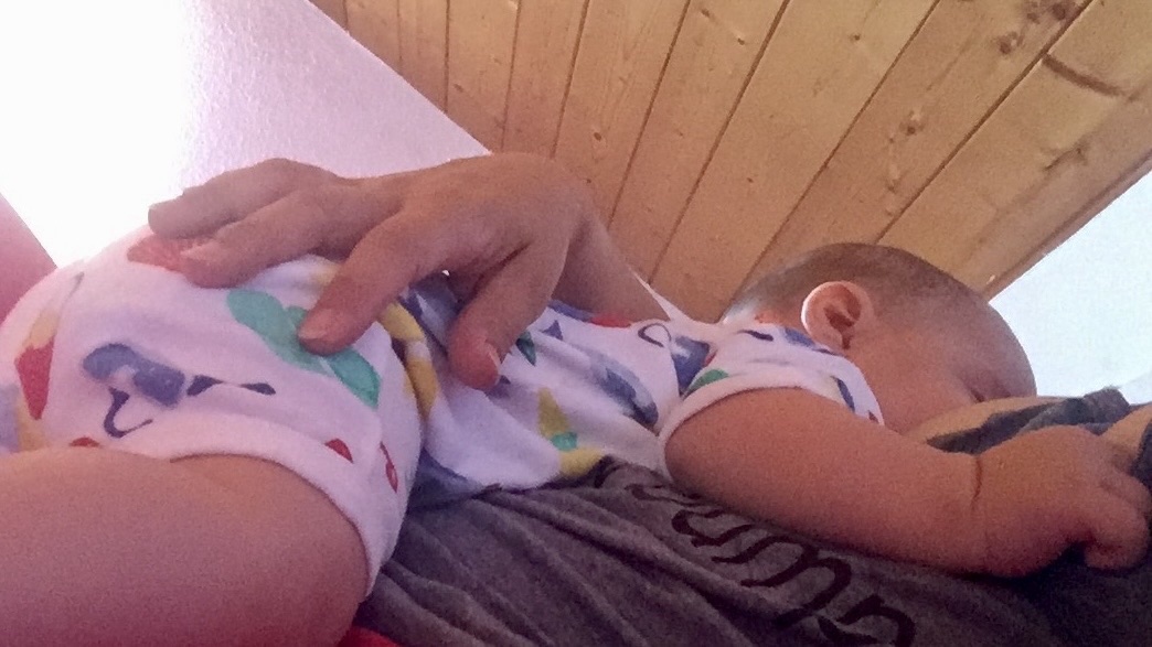 You are currently viewing Breastfeeding Essentials for Mom: Things That Make Nursing a Little More Comfortable