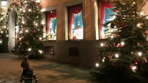 Read more about the article A Sane Mom’s Christmas Preparation Checklist: What to Do in October, November, and December