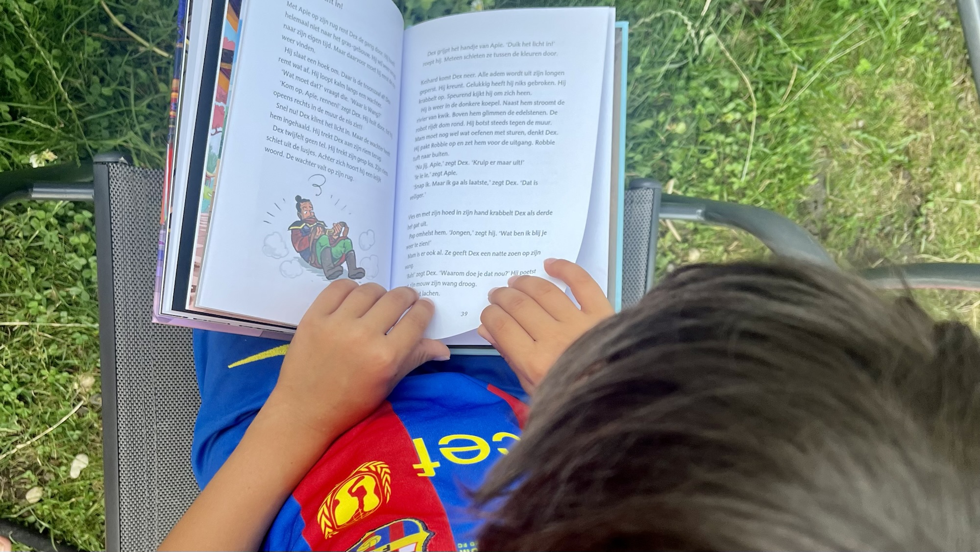 You are currently viewing Why Reading With Your Kids Might Be One of the Best Things for Your Family—and Your Sanity