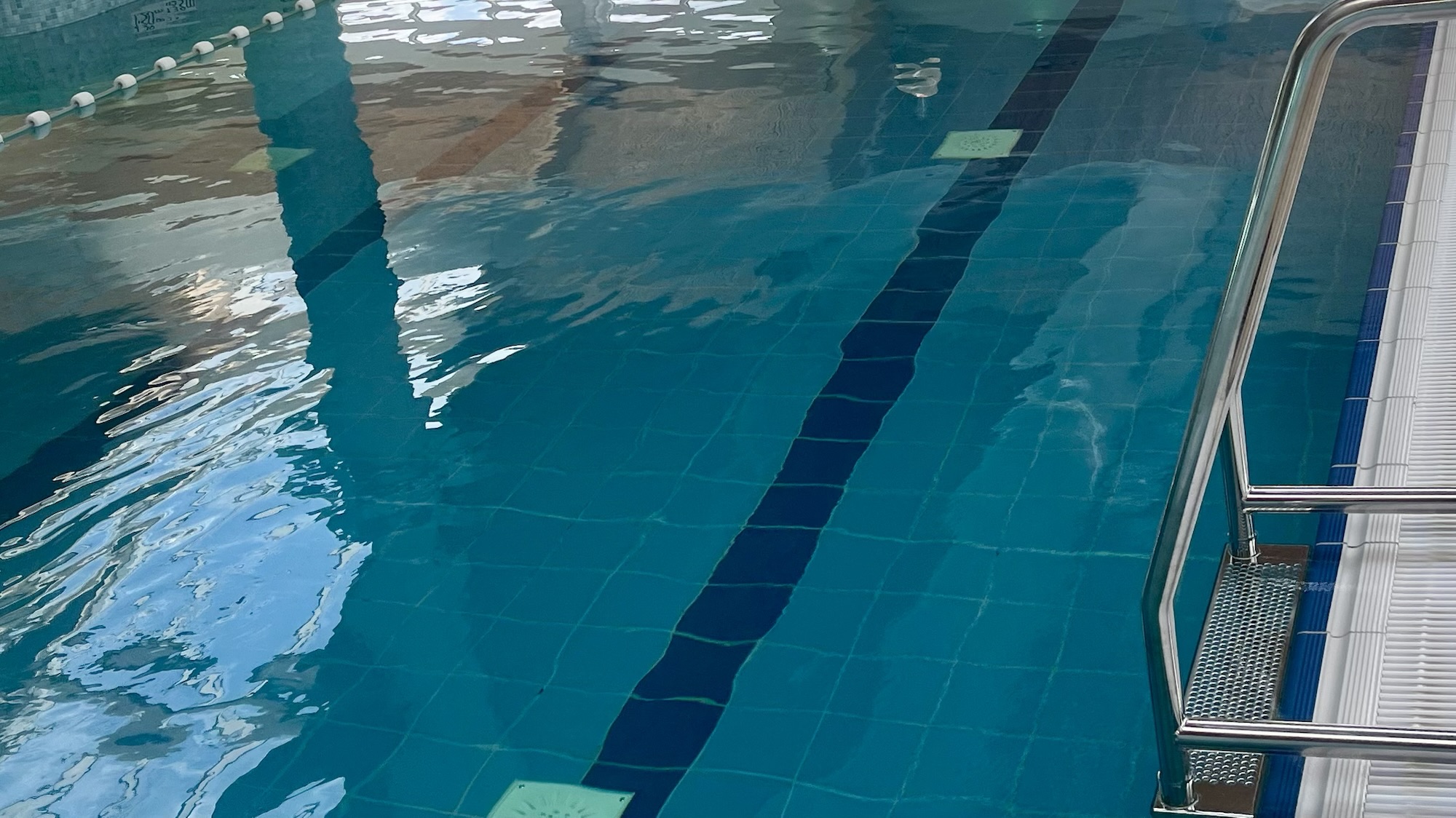 You are currently viewing Why Swimming Became My Favorite Morning Self-Care Ritual